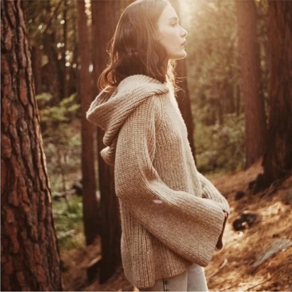 Doen Sweaters - Doen Hooded Chunky Knit Sweater in Beige